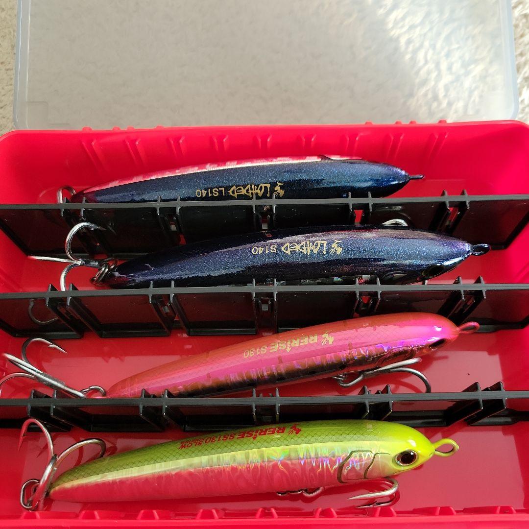 システムボックス　ルアー×4　DAIWA リーダー　ストリンガ　ハサミ　ナイフ