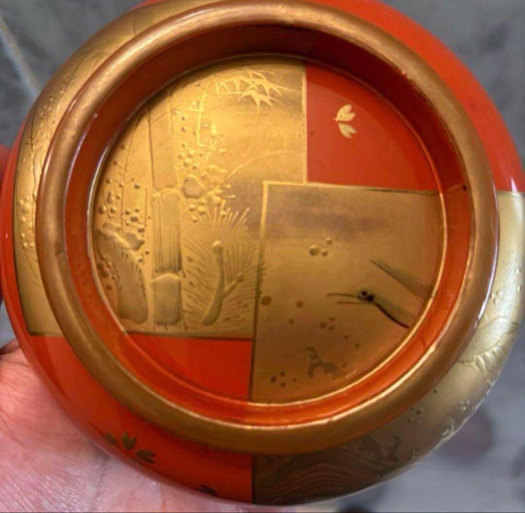 鶴や松竹梅が美しくふんだんに使われた金彩が美しい絢爛豪華な蒔絵の木製輪島お椀2客