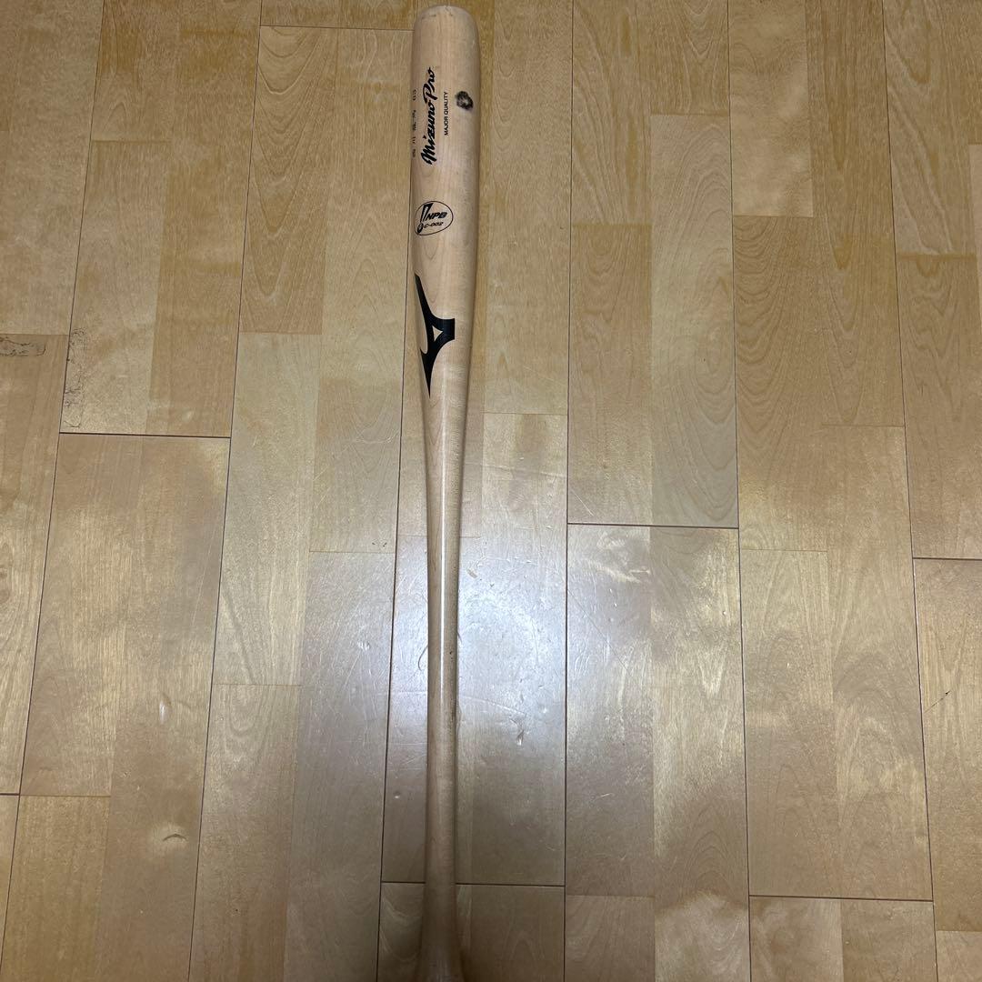 西川龍馬選手　名前入りバット