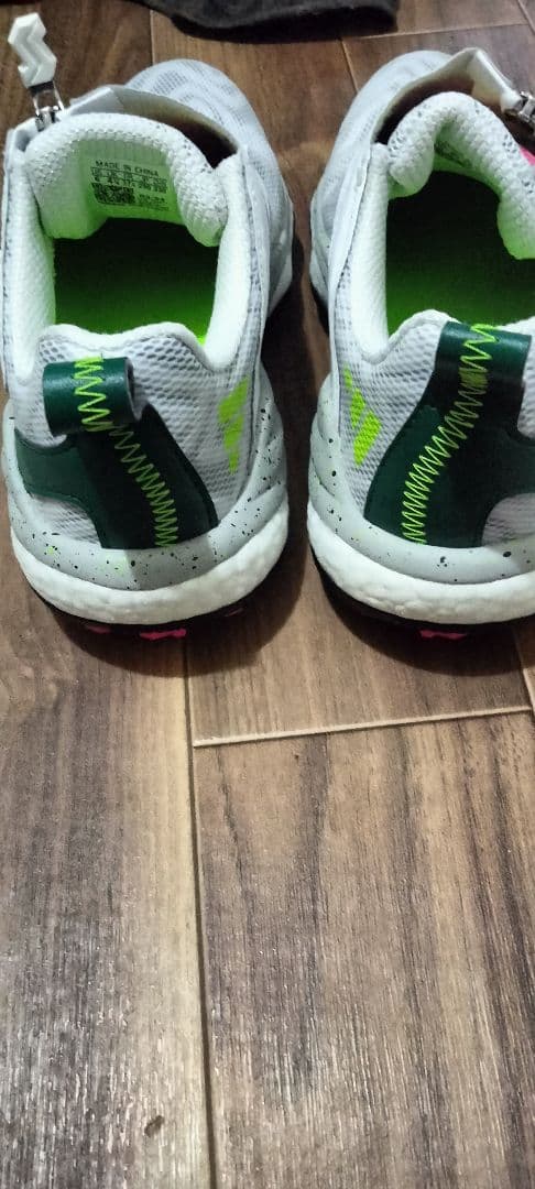 ホワイト ゴルフシューズ BOOST