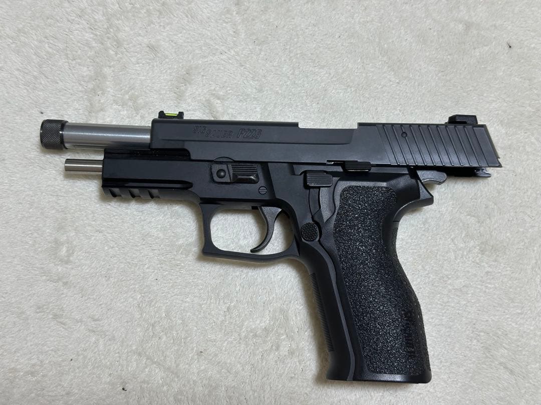 MARUI p226E2カスタム+ロングマガジン+マルイサイレンサー+マウント