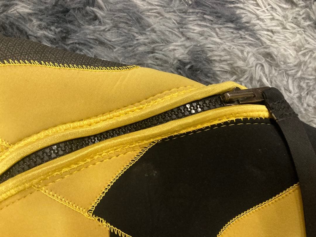 ZEROドライスーツ 黒/黄色