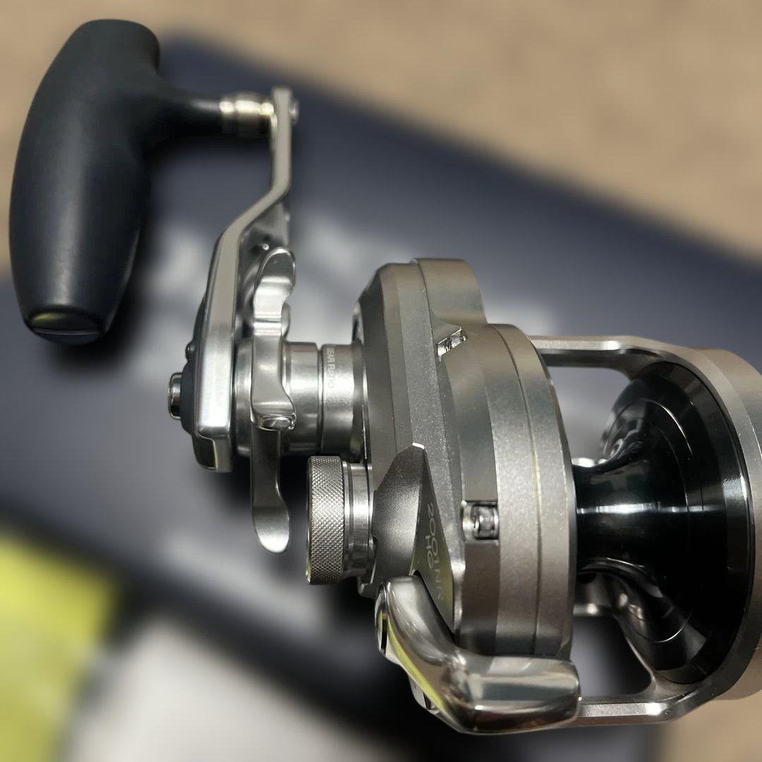 シマノ17 オシアジガーOCEA JIGGER 2001NRHG （左）美品。