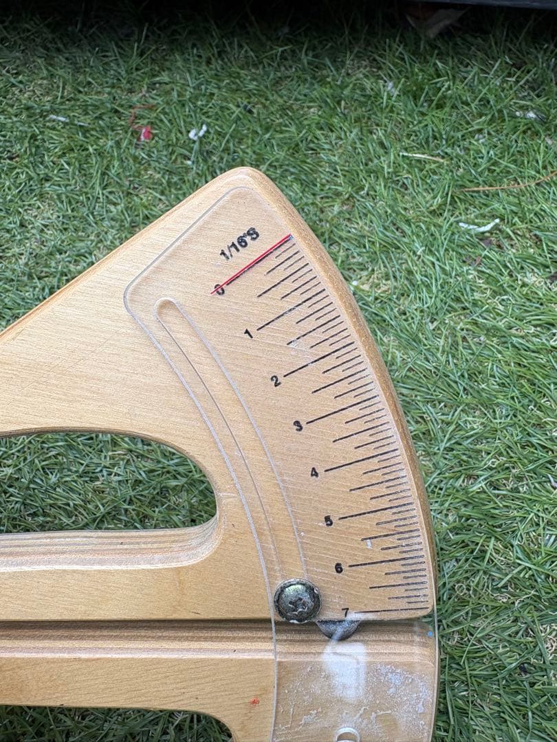 サーフボードキャリパー