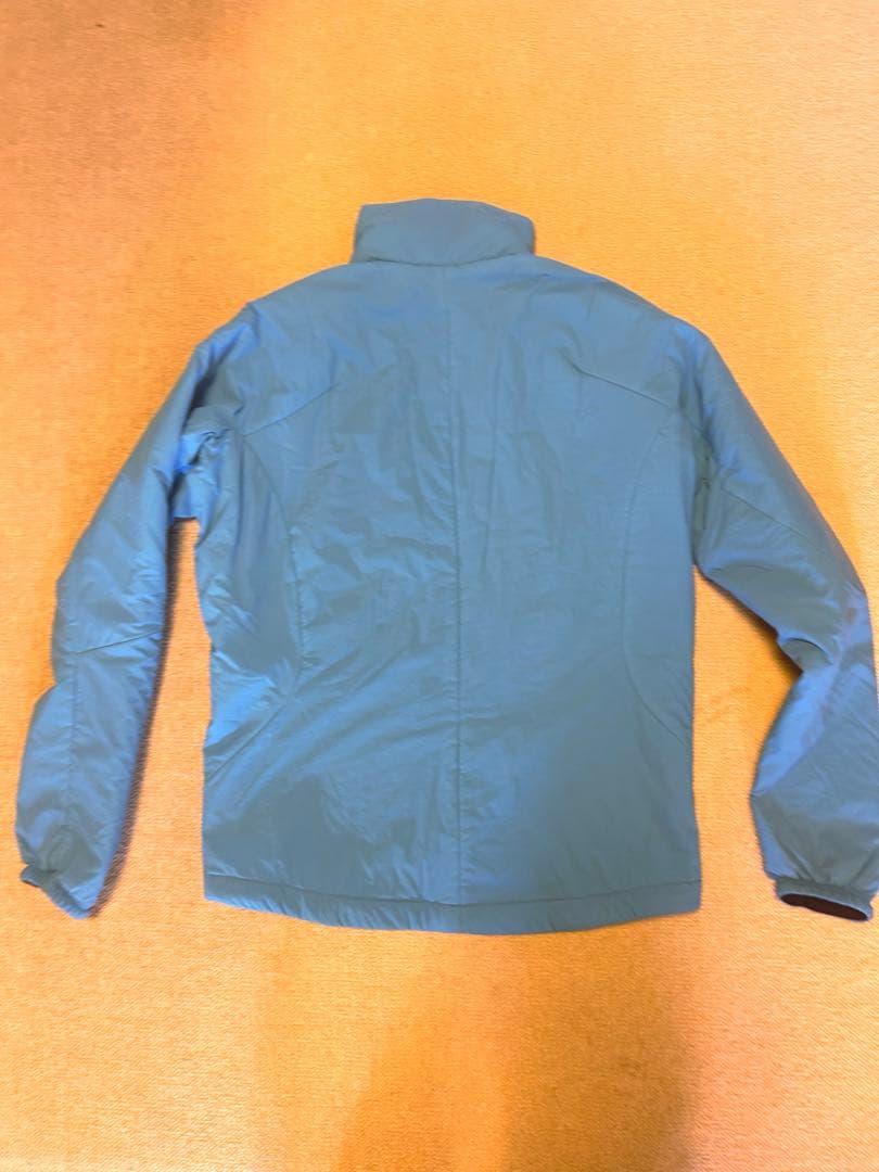 チームデサント　中綿ミドラー