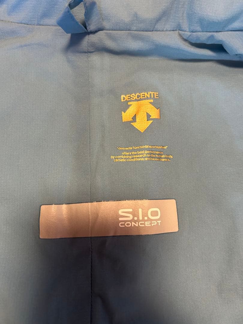 チームデサント　中綿ミドラー