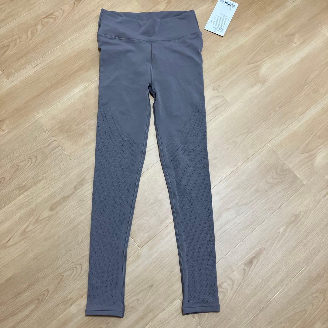 ルルレモン　グレー ヨガパンツ