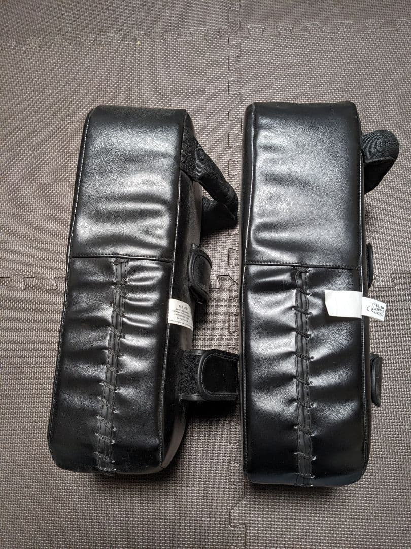 adidas キックミット 黒