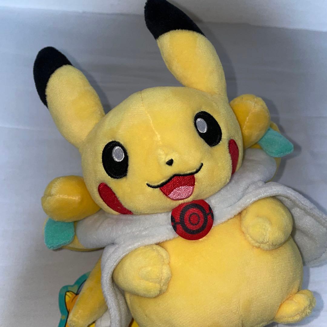 ジラーチのポンチョを着たピカチュウ　ぬいぐるみ
