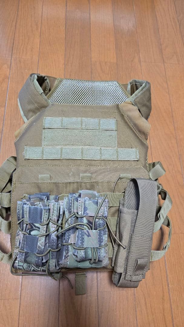 プレートキャリア マガジンホルダー3付き