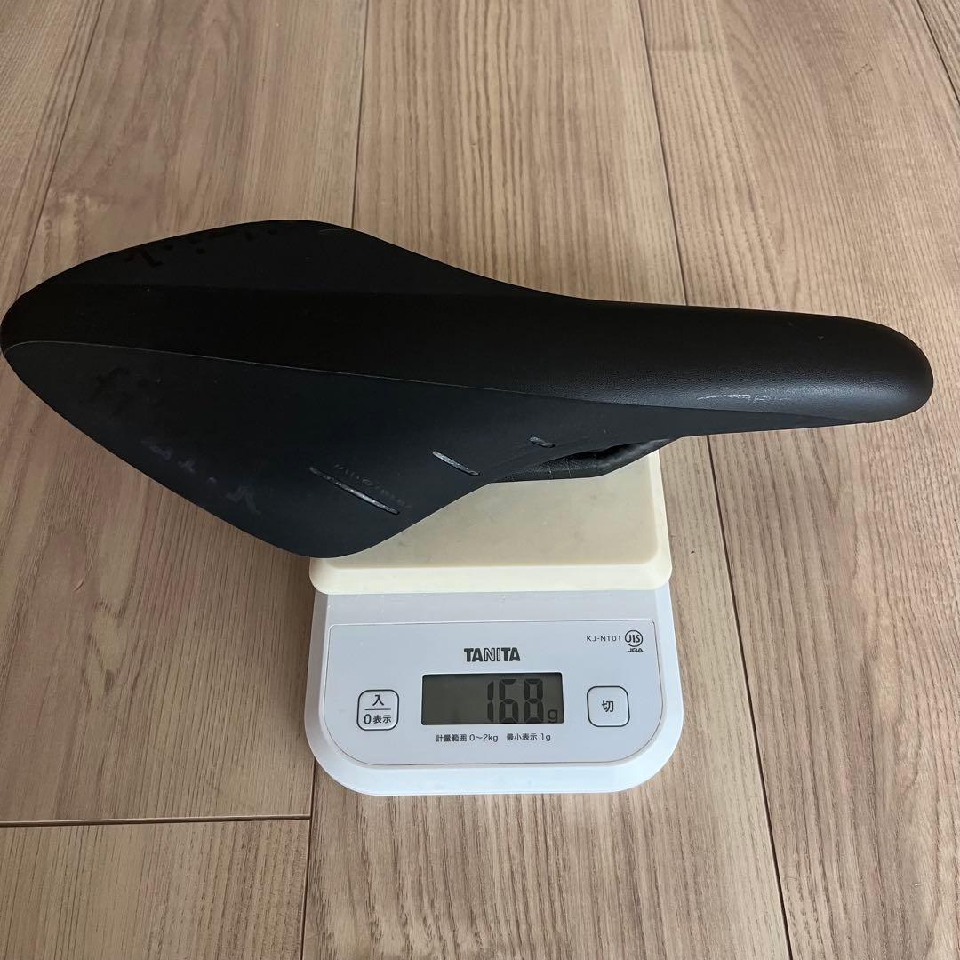 美品 Fizik Arione R1 レギュラー カーボン