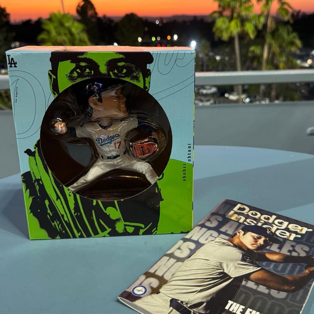大谷翔平　ボブルヘッド　投手　ドジャース　来場者限定　冊子付