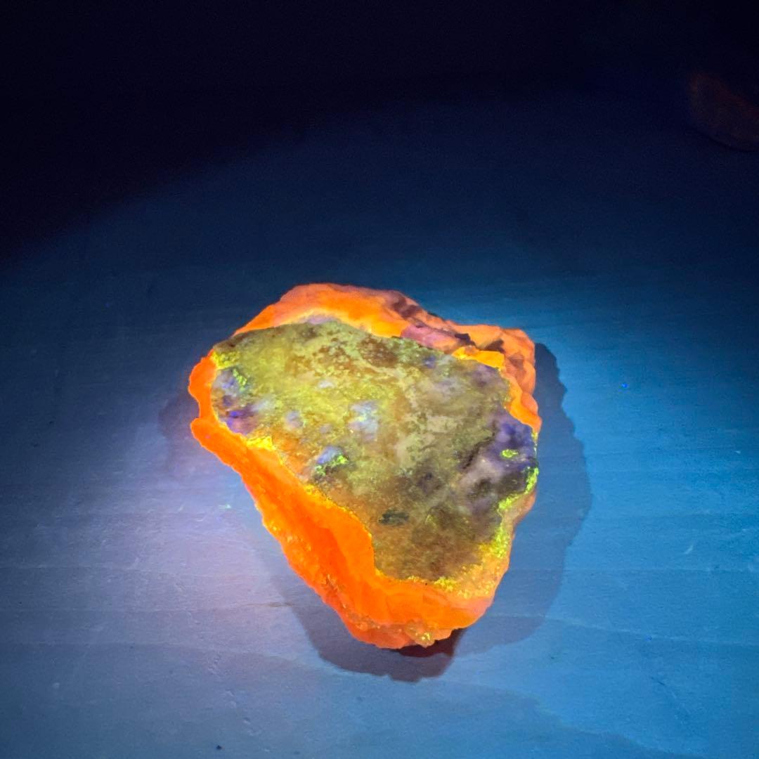 松田 北海道石　然別オパール　蛍光オパール116g