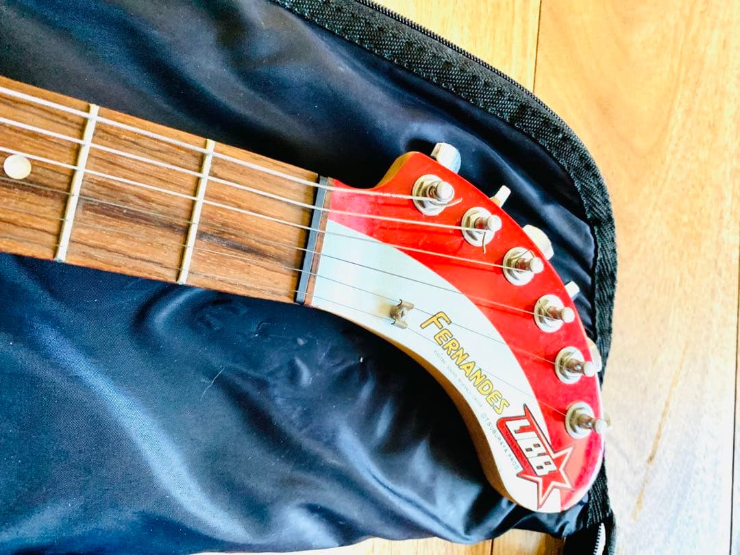 貴重美品【FERNANDES】エレキギター/ウルトラマンZO-3/ぞうさんギター