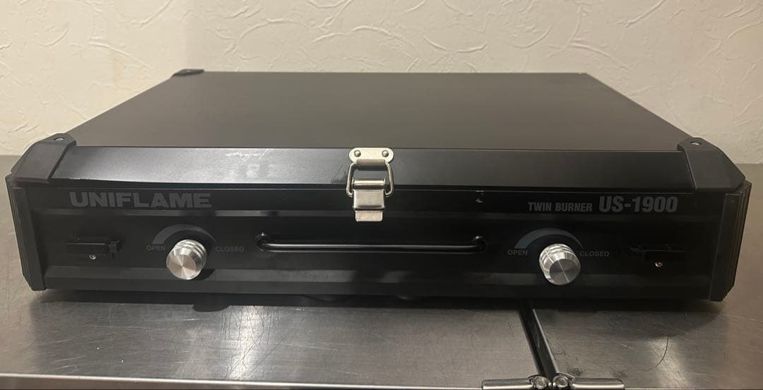 廃盤品 ユニフレーム US-1900 ツインバーナーコンロ ブラック LTD 黒