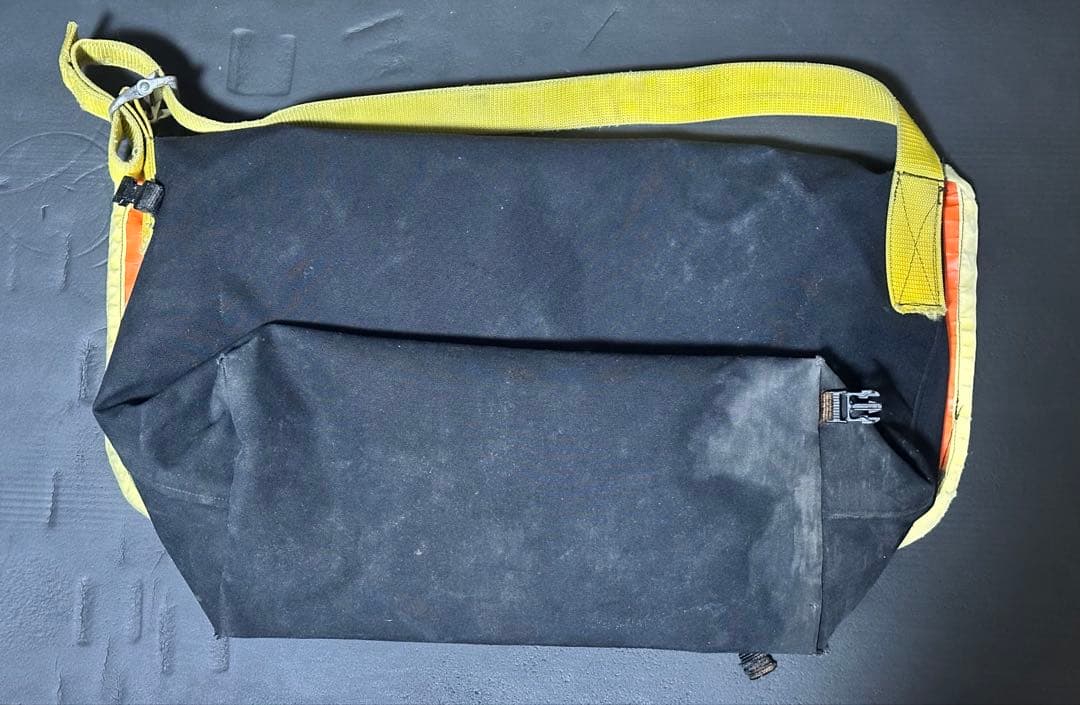 Zo bags ② 90s vintage Zo Messenger Bag