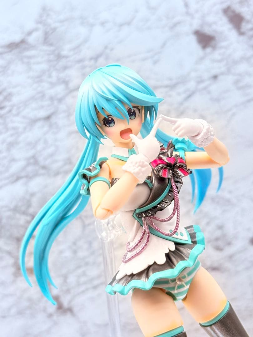 づ*し様 30ms 初音ミクっぽく　全塗装完成品
