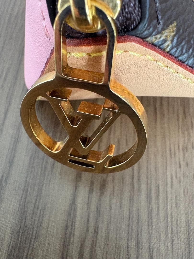 美品LOUIS VUITTON ルイヴィトン ペンケース トゥルースエリザベット