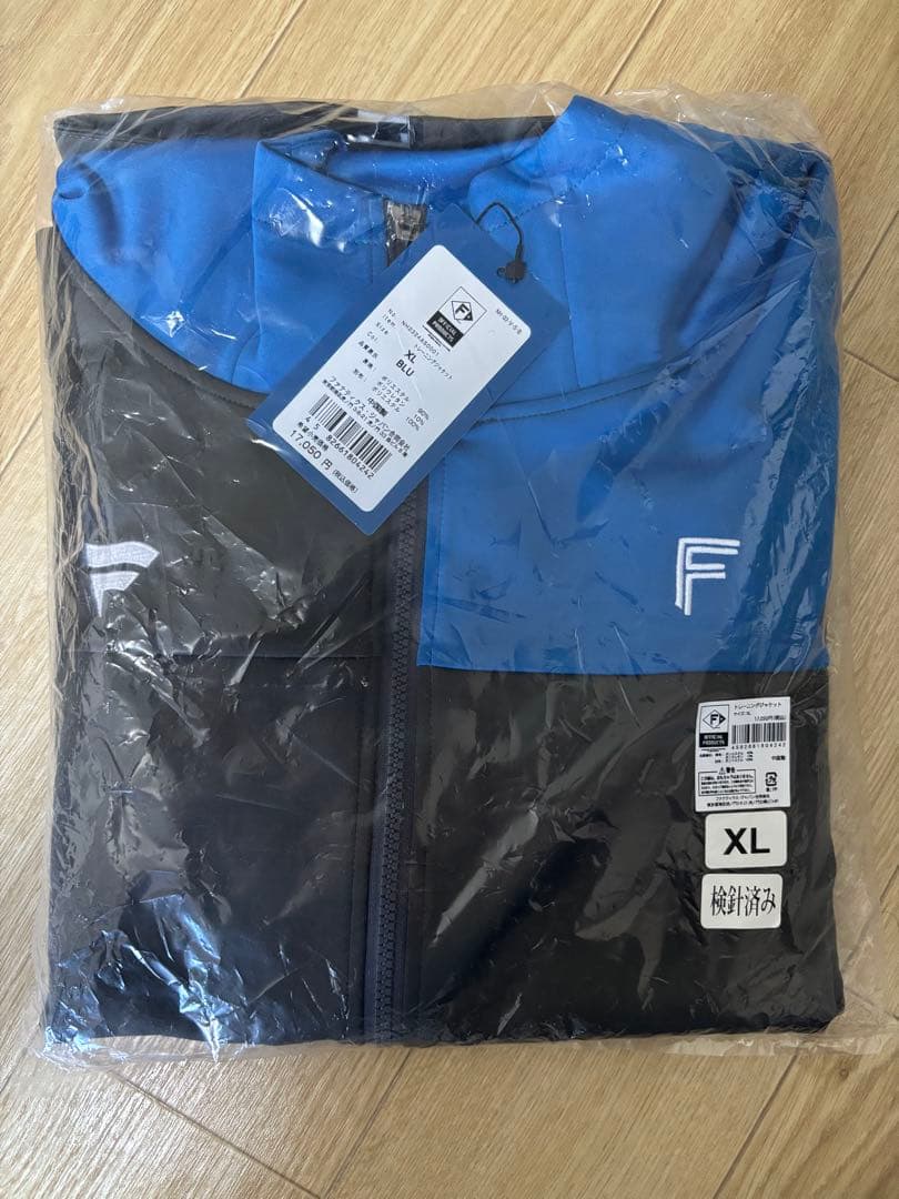 日本ハムオンフィールドトレーニングジャケット青黒　ＸＬサイズ　未使用・美品