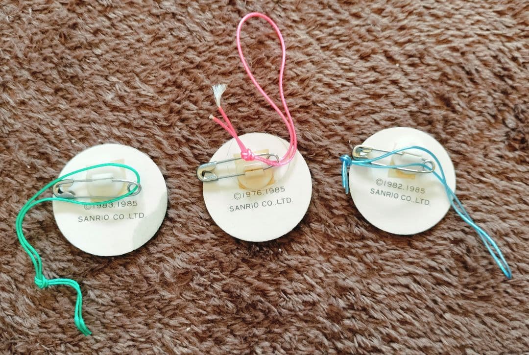 再値下げ！サンリオ プレミアム 絵が変わる！レンキチュラーバッジ・缶バッジ9点