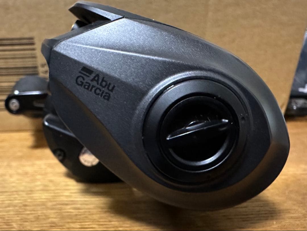 Abu / REBO BEAST 40-HS / ロケットギア 換えスプール付き