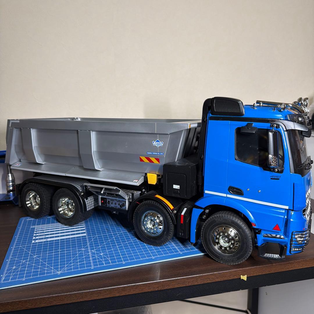 タミヤ　1／14トラック　アロクス4151 8X4ダンプ