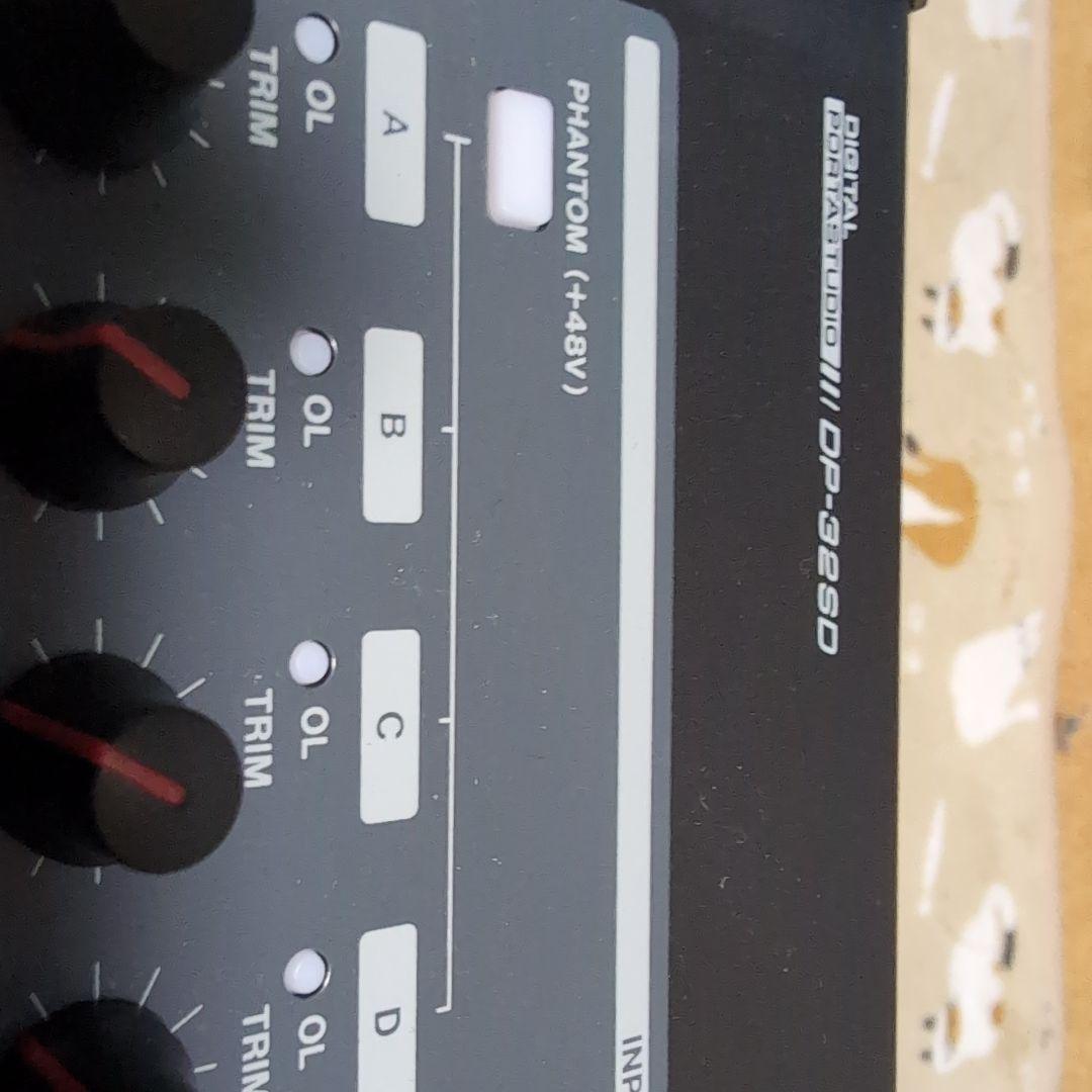 TASCAM32トラック SD/SDHCマルチトラックレコーダー DP-32SD