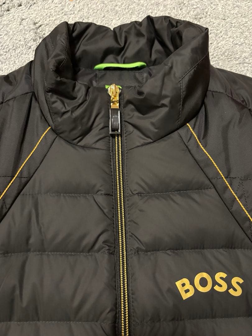 4回目の値下げです‼️美品　BOSS ダウンベスト 黒