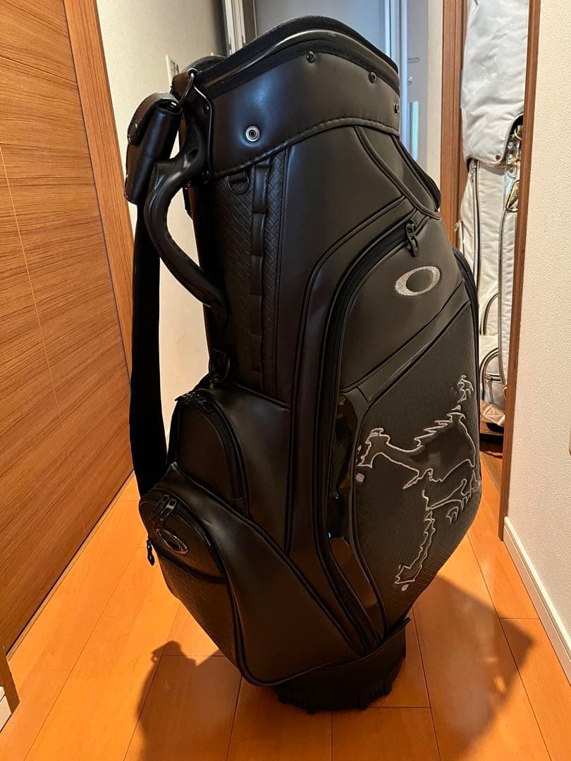 Oakley ブラック キャディバッグ はぴねすさん専用です。