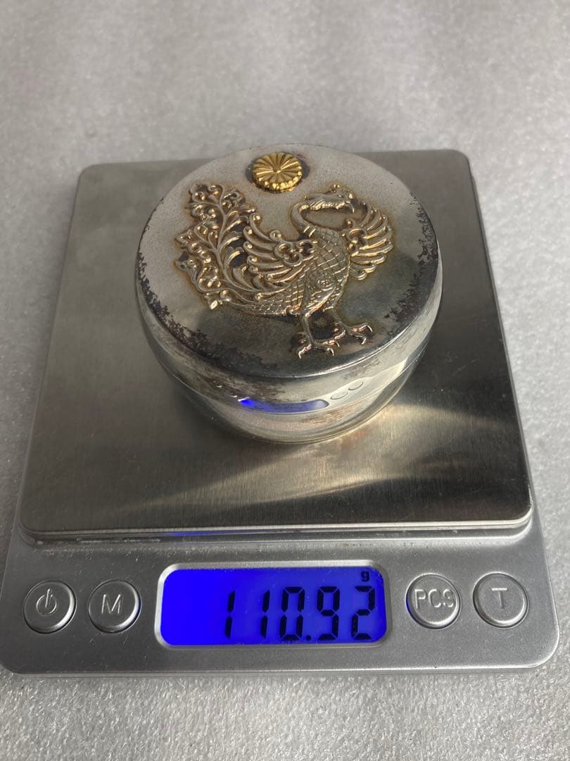 希少時代 天皇家下賜品 銀製 棗形 金象嵌 菊花紋章 鳳凰盛上文 ボンボニエール