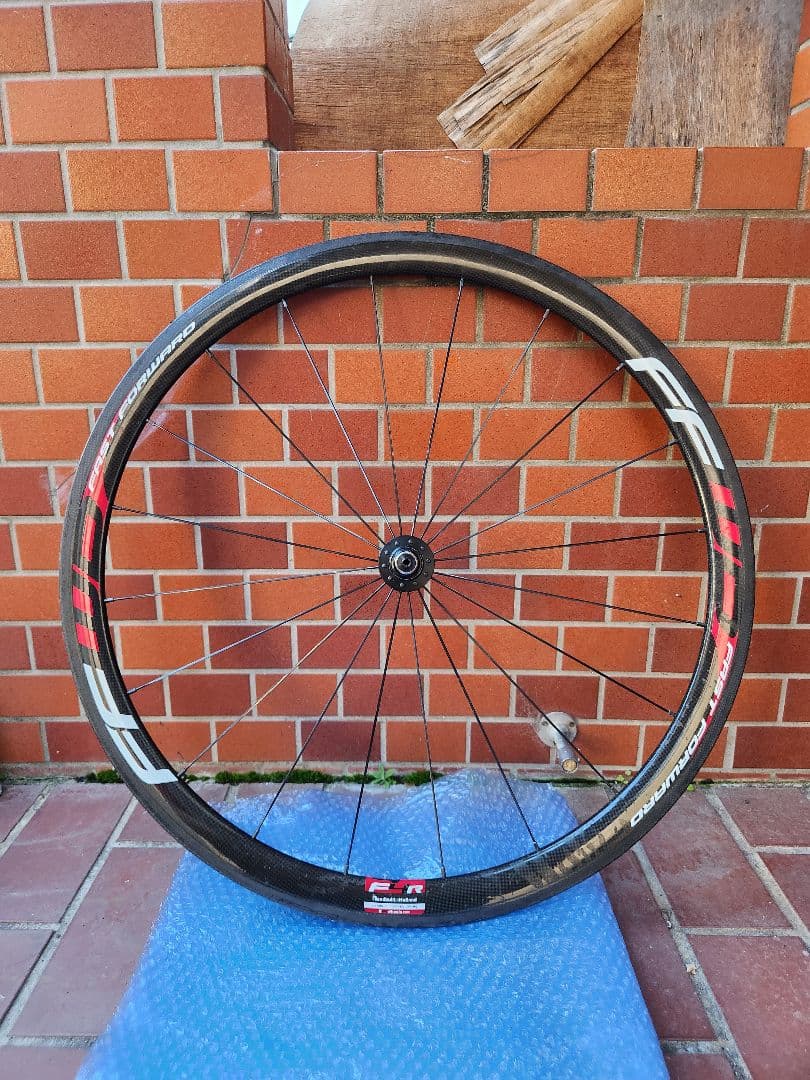 FFWD F4R チューブラー