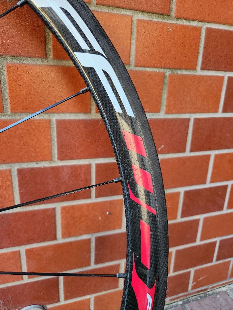 FFWD F4R チューブラー