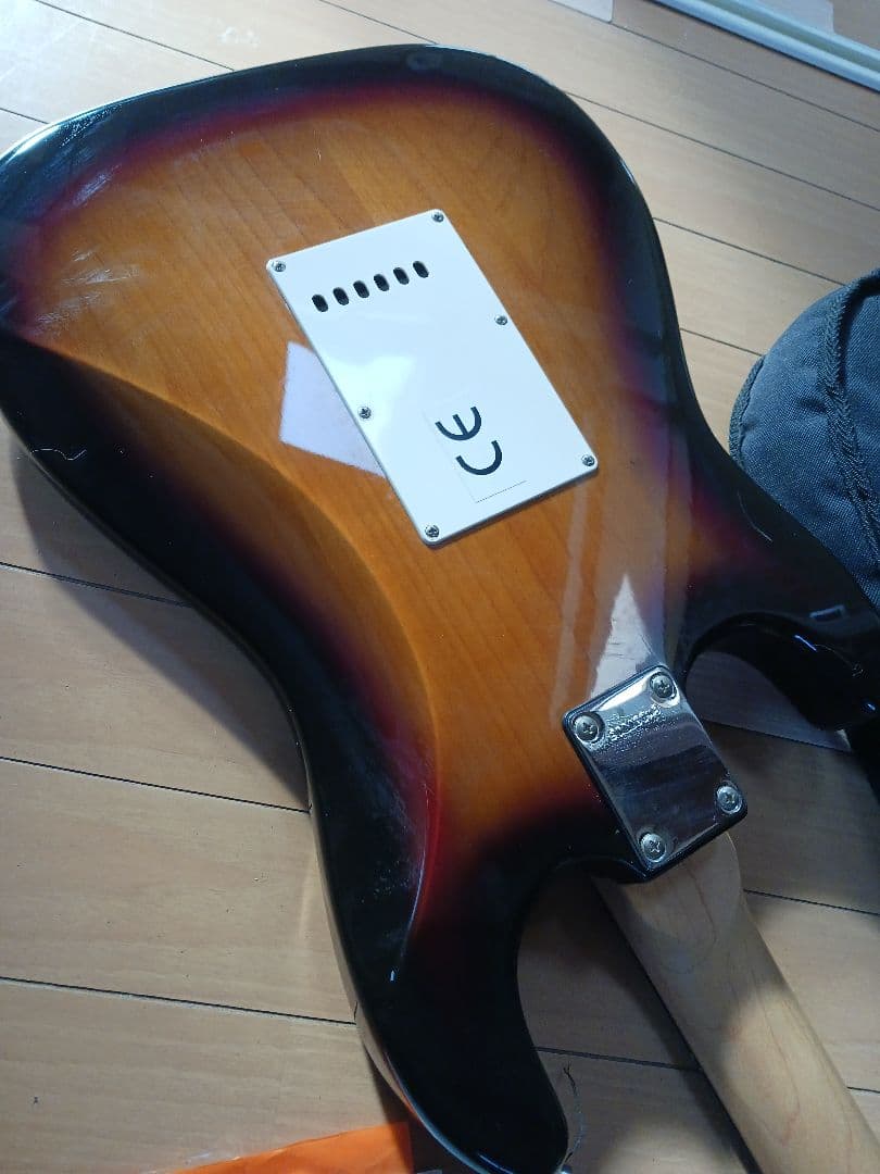 新品同様　ほぼ未使用　カバー　ピック　Legend エレキギター