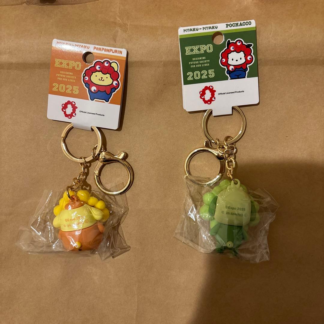 限定品！サンリオミャクミャク　推しカラーキーホルダー プリンポチャッコマイメロ