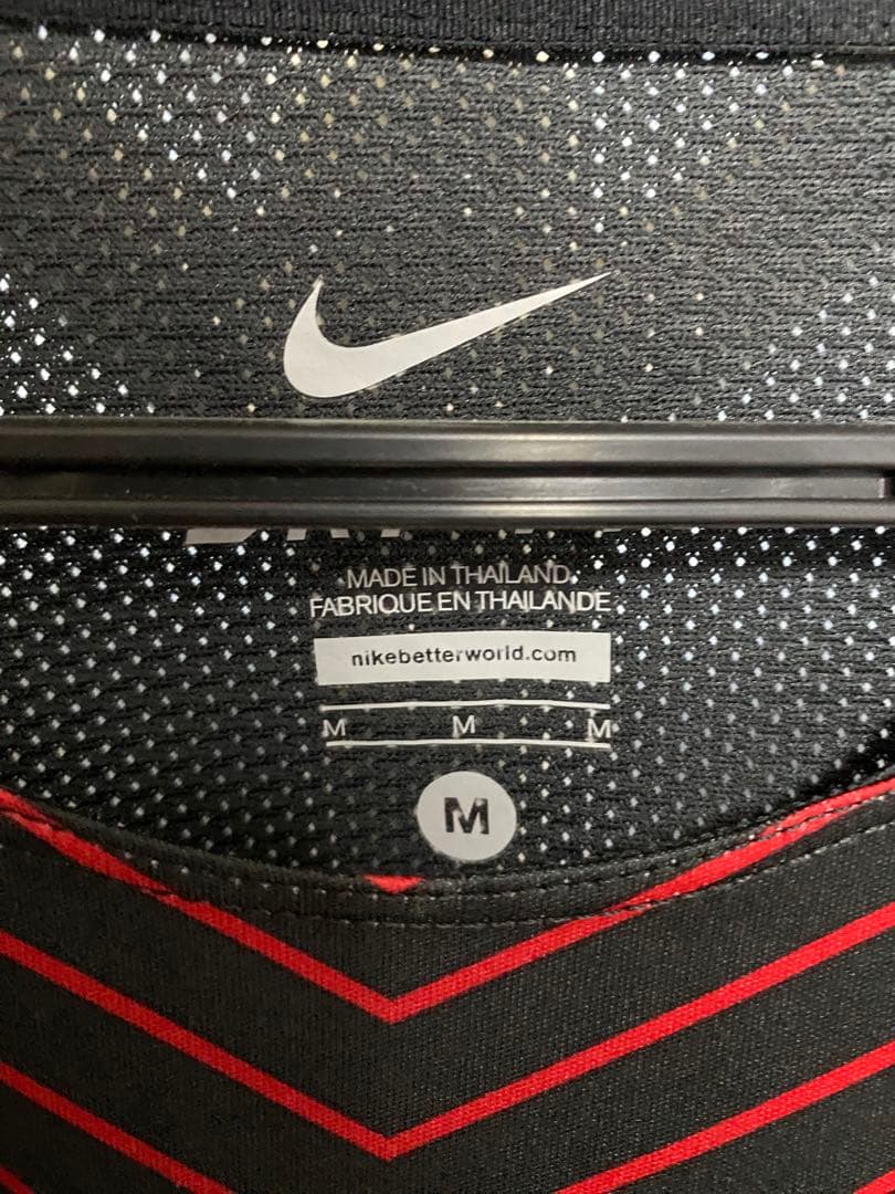 新品　ナイキ　マンチェスターユナイテッド　プラックティスシャツ