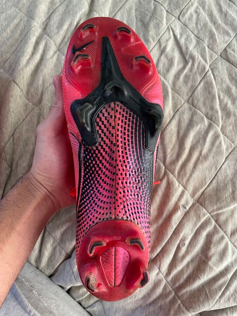 Nike マーキュリアルヴェイパー13