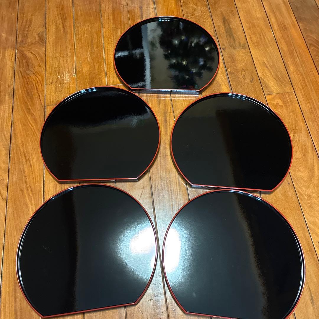 半月盆.黒朱リバーシブルお盆.天然木.漆器5枚揃え⭐︎箱付き