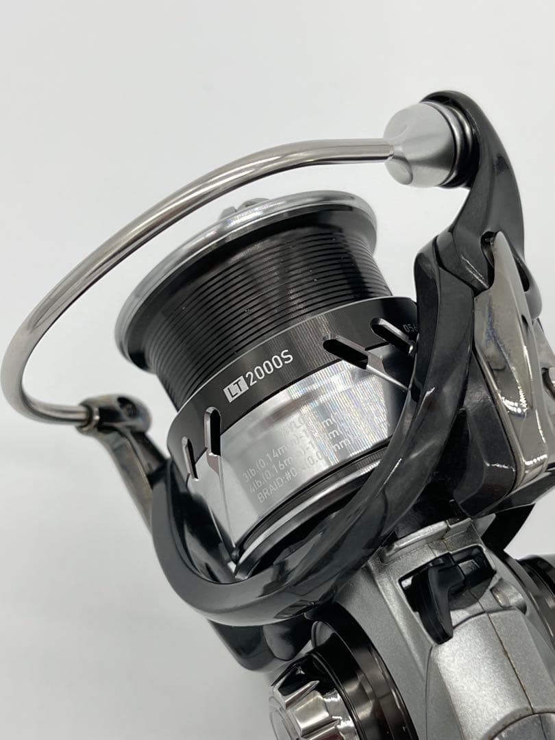 DAIWA ダイワスピニングリール カルディア LT2000S