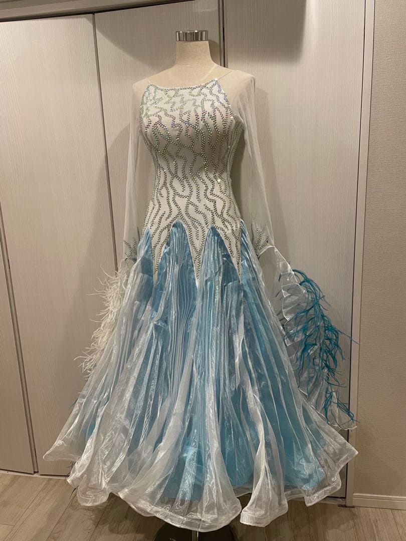 社交ダンス用ドレス 青と白のグラデーション