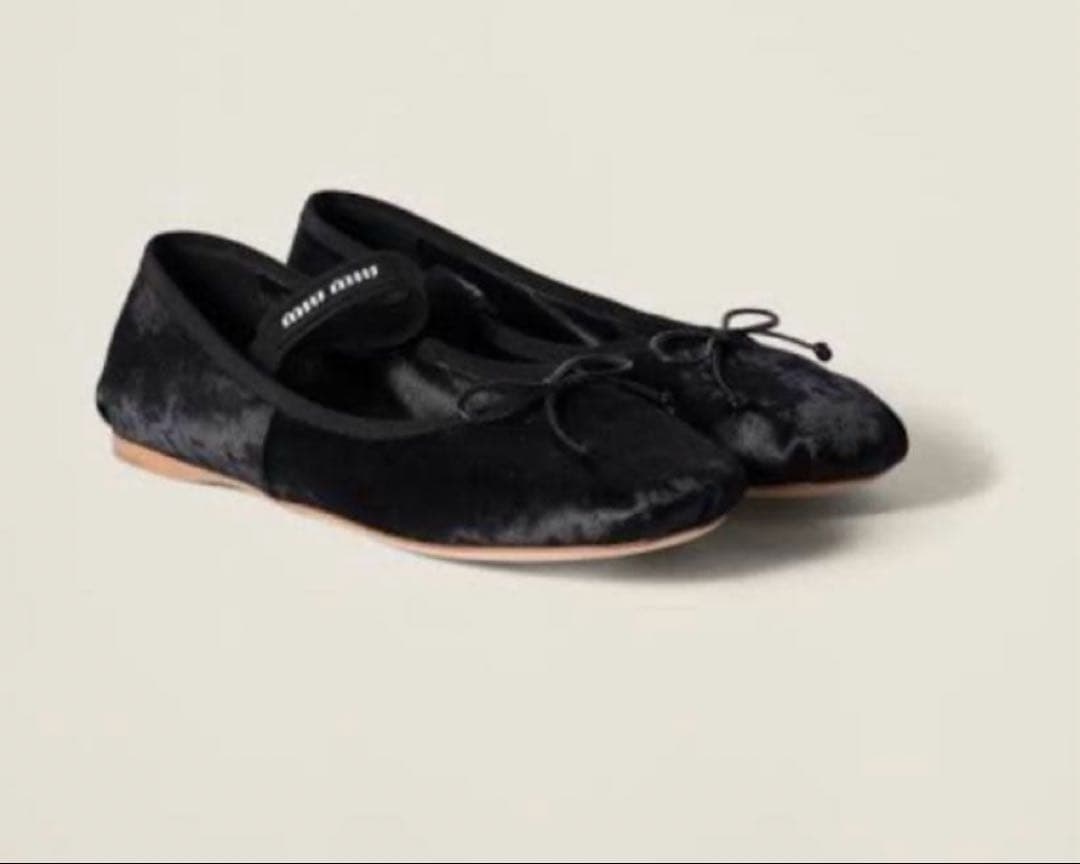 未使用箱付miumiuミュウミュウ バレエフラットシューズ ベロア 黒
