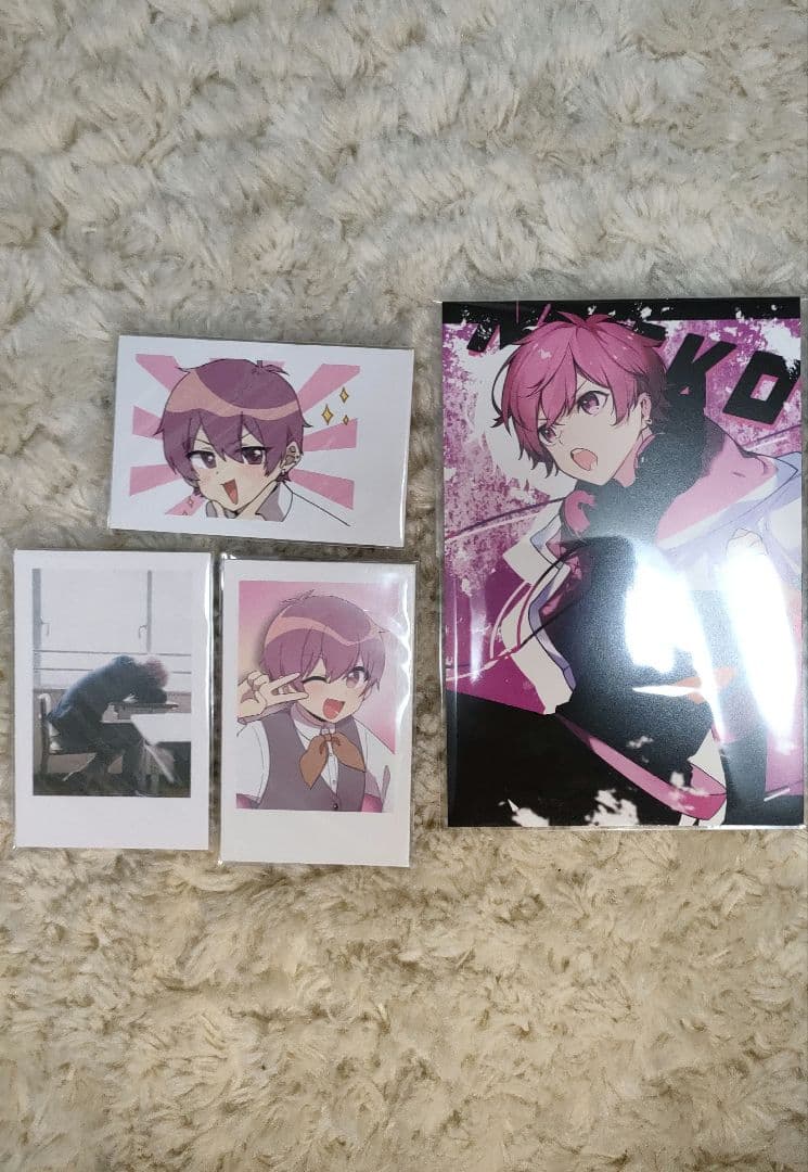 いれいす　缶バ　アクスタ　色紙　ブロマイド　巾着　ティアラ　実写チェキ