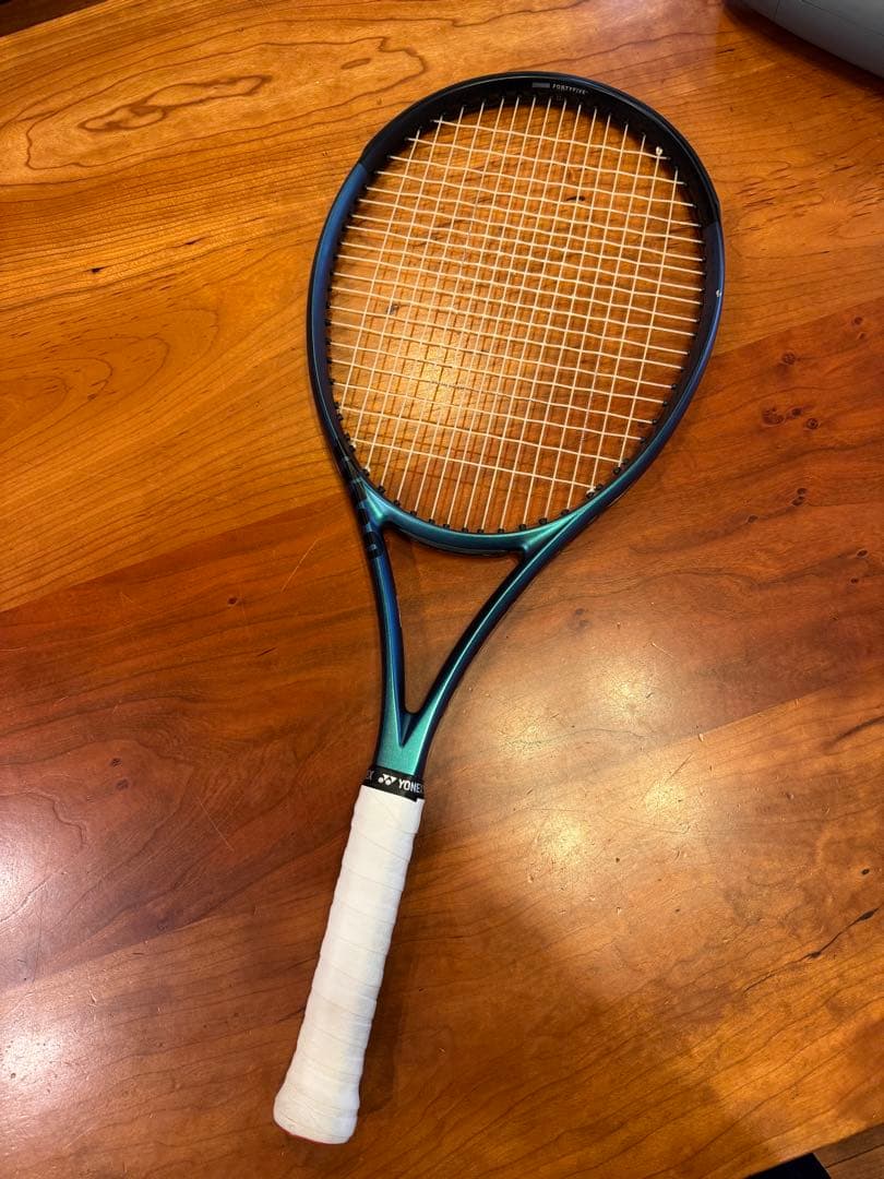 【SALE】ULTRA V4 100 テニスラケット ウィルソン　Wilson