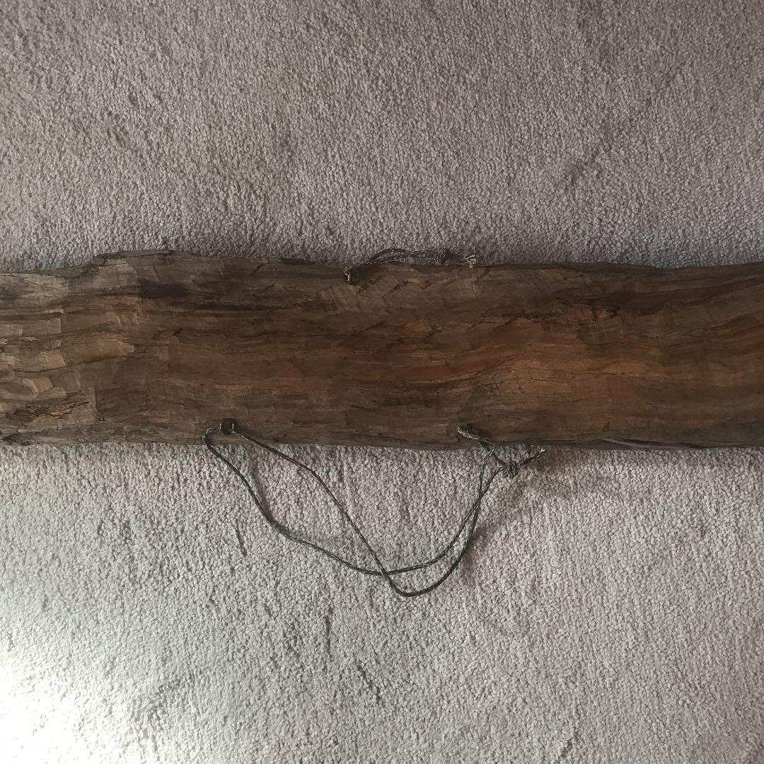 流木アート　相澤木城さん作品  \"一球入魂\"