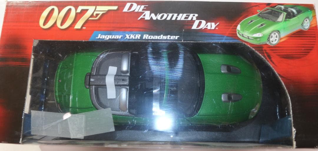 007ボンドカー　ジャガーXKRロードスター１／１８ （ダイ・アナザー・デー