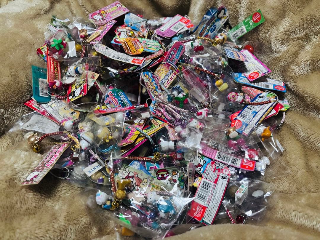 た*ぽ様 ご当地ハローキティ 根付け　大量まとめ売り　ストラップ チャーム　18