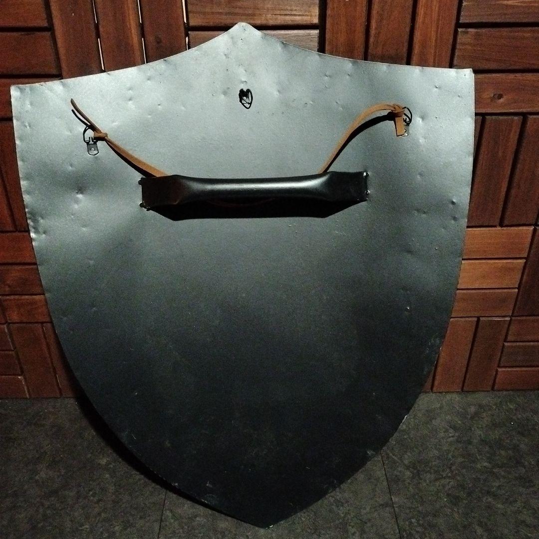 盾　シールド　武器　西洋騎士　リアル