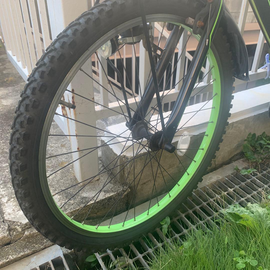 子供用自転車 黒と緑の回路デザイン