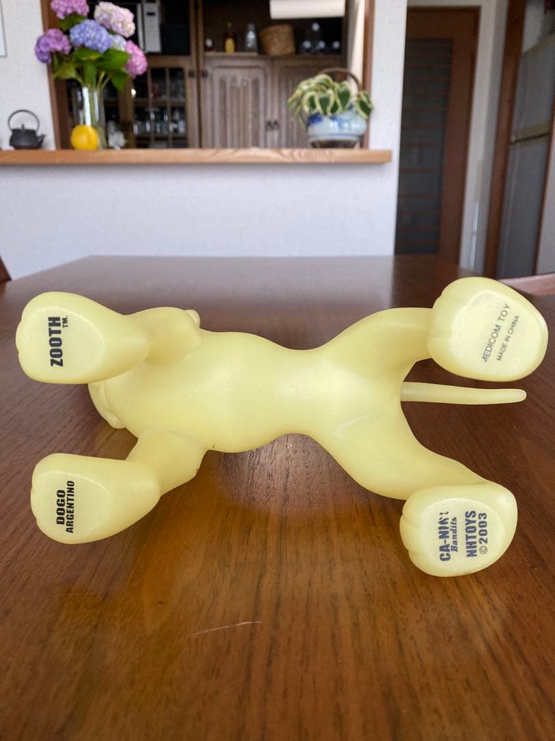 MEDICOM TOY ×NEIGHBORHOOD 犬のフィギュア 溜光素材