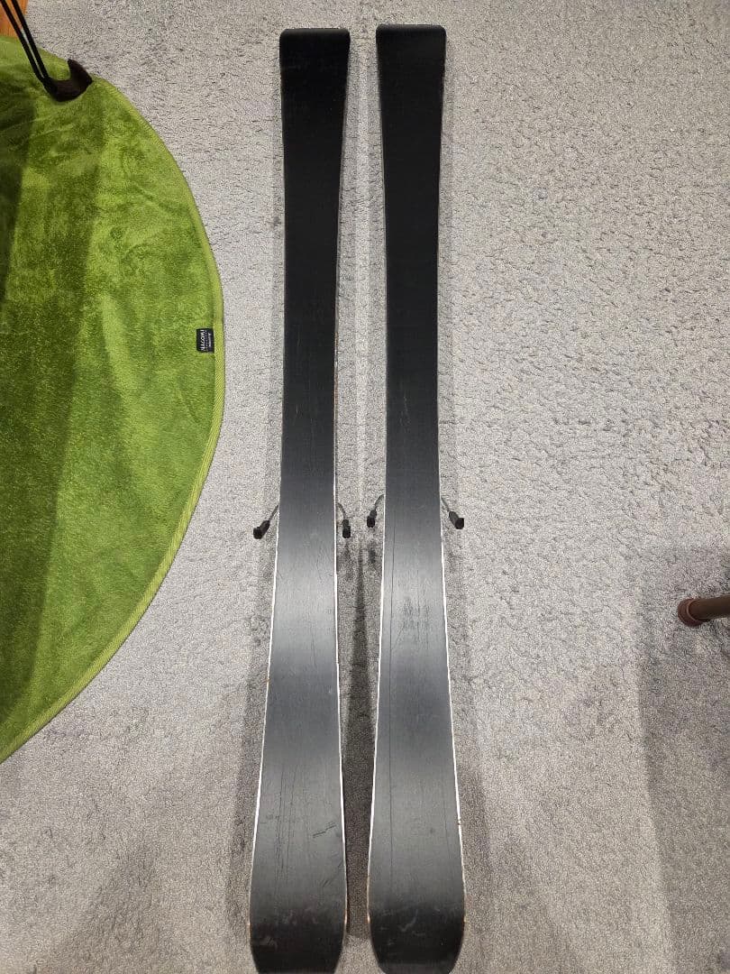最終値下【中古】RossignolNOVA4/ビンディングLOOKサイズ146㌢