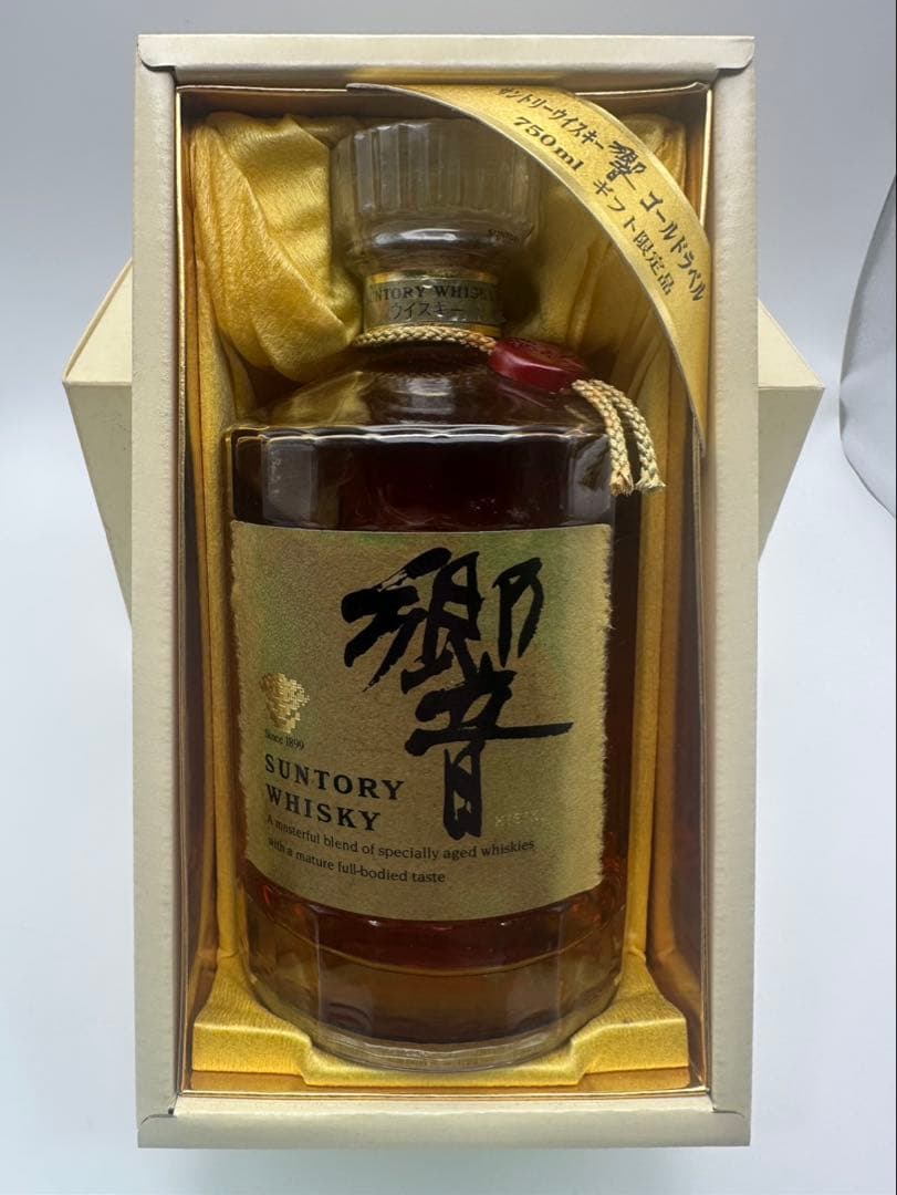 サントリー 響 ゴールドラベル 750ml ウイスキー　SUNTORY